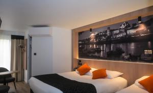 Hotels Logis Angers Sud : Chambre Triple Standard