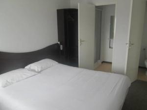 Enzo Hotels Quimperle By Kyriad Direct : photos des chambres