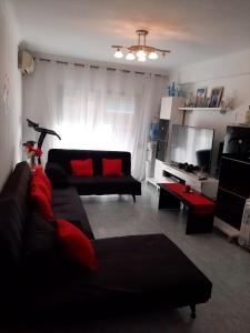 habitación pequeña en piso compartido con 2 adultos