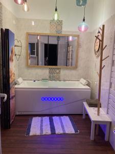 Villas Au pont des Charettes - Villa piscine et SPA : photos des chambres