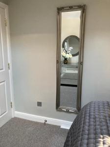 Rooftops - bijou sister apartment to Assembly View - free parking permit provided