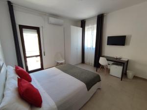 Cristian Rooms