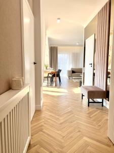 Apartament Masuria Sky w Nautica Resort z widokiem na jezioro Niegocin