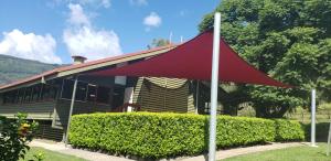 Christmas Creek Café & Cabins