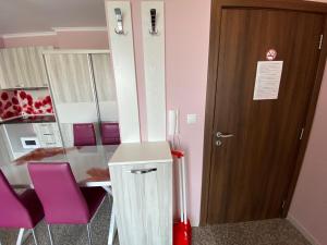 Private one bedroom apartment in Admiral Plaza A 11