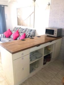 Casa Joe, cosy one bedroom apartment on popular complex with pool