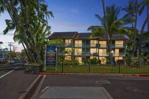 OUTSTANDING OCEANFRONT STUDIO - KONA ISLANDER INN CONDOS condo