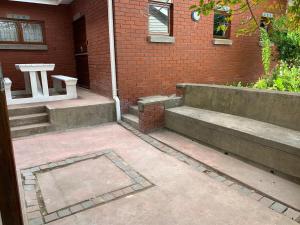 Lovely flat walking distance to Glentana beach