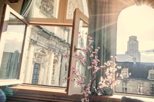 The Hendrik Square Apartments