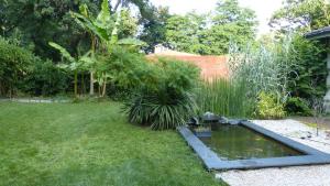 Villa standing piscine privée en écrin de verdure