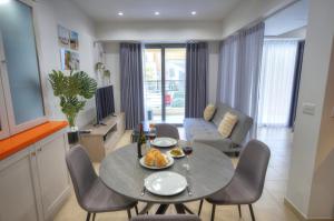 Elegant one bedroom apartment with terrace in uptown Portomaso DDIF1-4