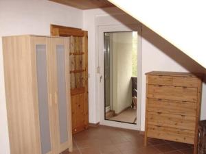 Ferienwohnung im DG, Parkplatz vorm Haus, WLAN