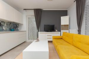 Active City Apartments Warsaw by Renters