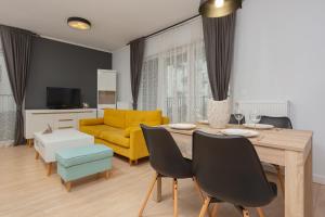 Active City Apartment by Renters