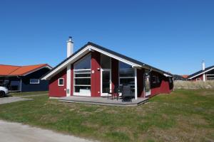 Resort 2 Beach House B 120