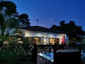 Villas VILLA LUCIA, moderne avec piscine temperee, ping pong, proche plage a Vieux-Boucau : photos des chambres