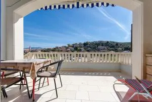 Apartments Goran - Postira