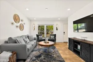 Paradise Palms - Sand Dollar Suite - Pool - Steps to Ocean - 10 min to Downtown! - 科奎纳加布勒斯