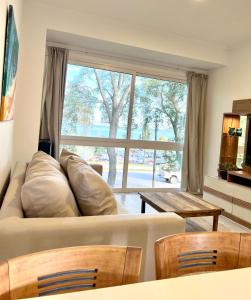 Espectacular departamento sobre la laguna para parejas