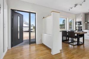 Havsnära Nybyggd Modern villa uthyres året runt!