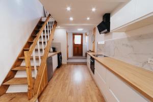 Perfect family-oriented and recently renovated townhouse in the old Antibes