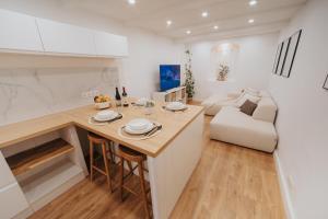 Perfect family-oriented and renovated townhouse in the old Antibes