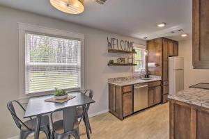 Cozy Hideaway Near Lake Ouachita and Hot Springs!