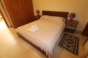 The Sea just Across the Road - Flat 3