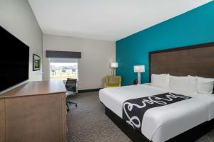 King Room - Non-Smoking room in La Quinta by Wyndham West Memphis