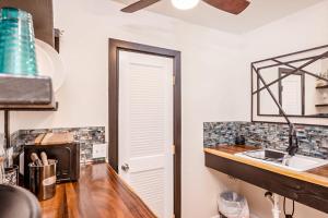 Kona Islander Inn # 219