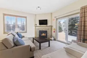 Blue Mtn Getaway in Historic Snowbridge Chalet - Nottawa