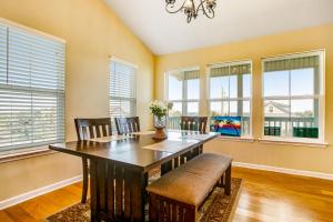 Beautiful 3-level home steps from the beach wWiFi, washerdryer, & central AC