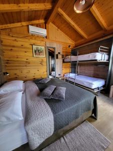Bungalow room in House Tina