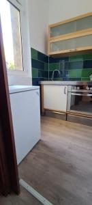Büdchen am Rathaus-Parkplatz-Bett und Schlafcouch-EG-NETFLIX-