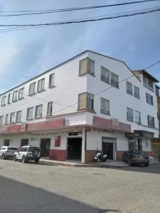 HOTEL DORADO PUERTO BERRIO - Floresta