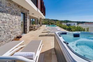 Seaview Villa Dolac with heated pool, a Hot tub, Finnish sauna and Billiards