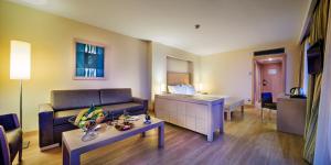 Junior Suite room in Bellis Deluxe Hotel