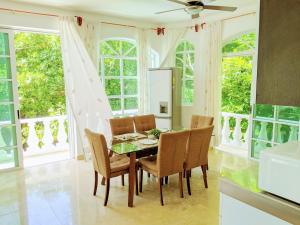 6br 2kitchen walk to Beach 5th, Pool Roof 16limit