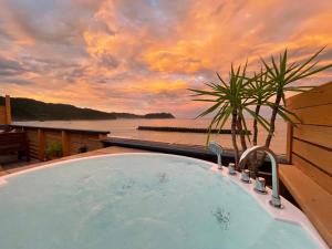 PACIFICO SURF HOUSE - by the Sea