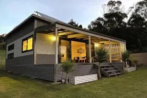 Bella Blue - Scamander River Stay - Beaumaris Tasmania