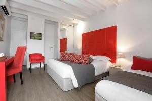 Hotels Hotel Le Mas de Castel - Piscine chauffee : photos des chambres