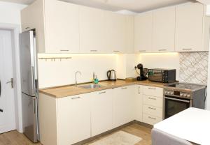Modern Bright Apartment close to the city centre