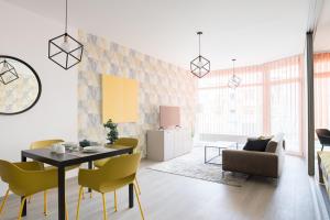 Parizs Garden Apartments