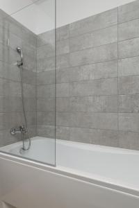 Parizs Garden Apartments