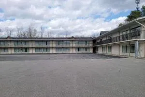 Days Inn by Wyndham Birch Run - Bridgeport