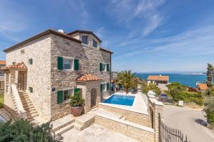 Villa Milena with Pool and Sea View