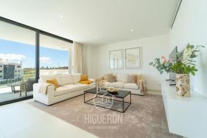 HigueronRentals The Palm