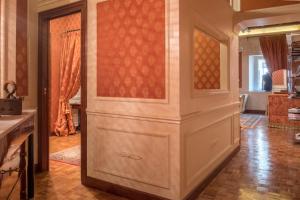 The Tailors Suite
