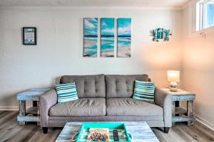 North Topsail Beach Condo with Balcony!