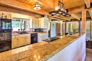 Luxury Auberry Retreat in Sierra National Forest